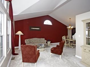 694 Foster Ave, Bartlett, IL