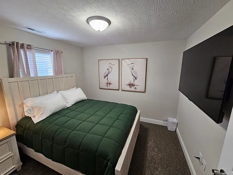 2224 Morris Ave — Photo 35