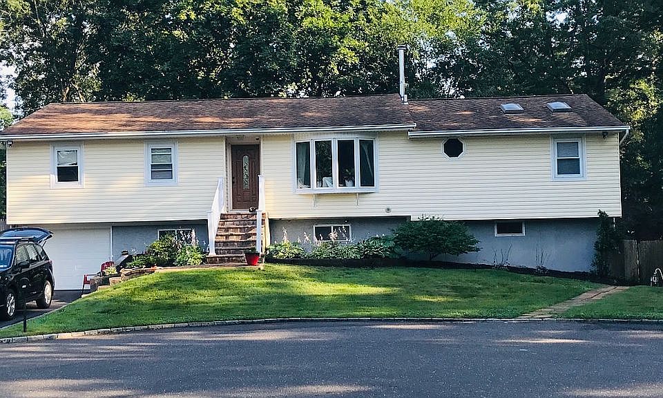 2nd image of 22 Poplar St