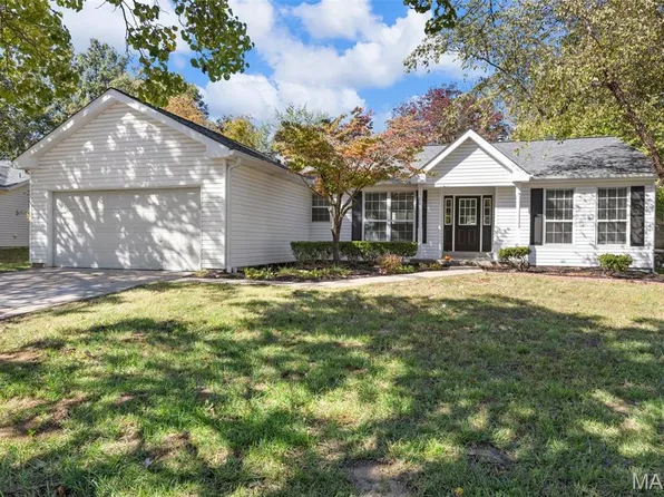 795 Seven Hills Ln, Saint Charles, MO 63304