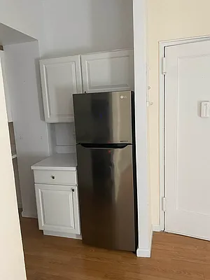 Rented by Tip Top Realty Corp | media 13