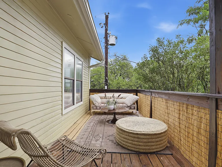 815 Annie St W — Photo 46