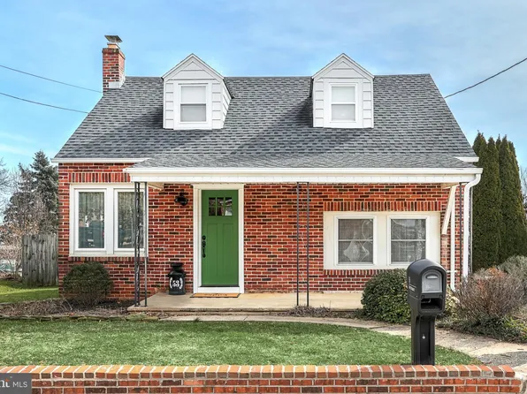 53 1st St, Windsor, PA 17366