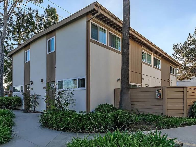 Sea Breeze Rental Townhomes — Photo 11