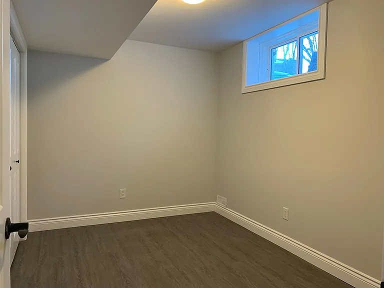 78 Ottaway Ave — Photo 36