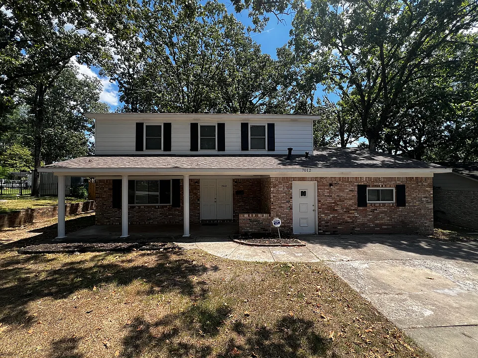 7012 Comanche Dr