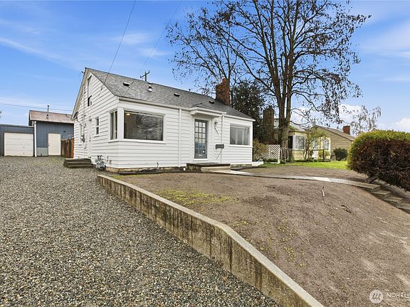4th image of 10041 15th Avenue SW