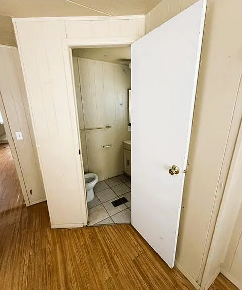 702 N State St — Photo 14