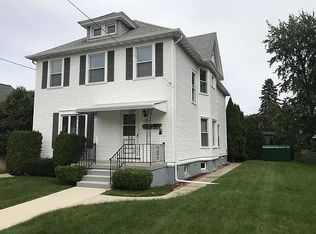 1325 S 9th St, Manitowoc, WI 54220