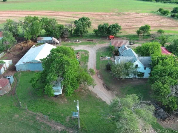 22429 E Rupe Ave, Covington, OK 73730