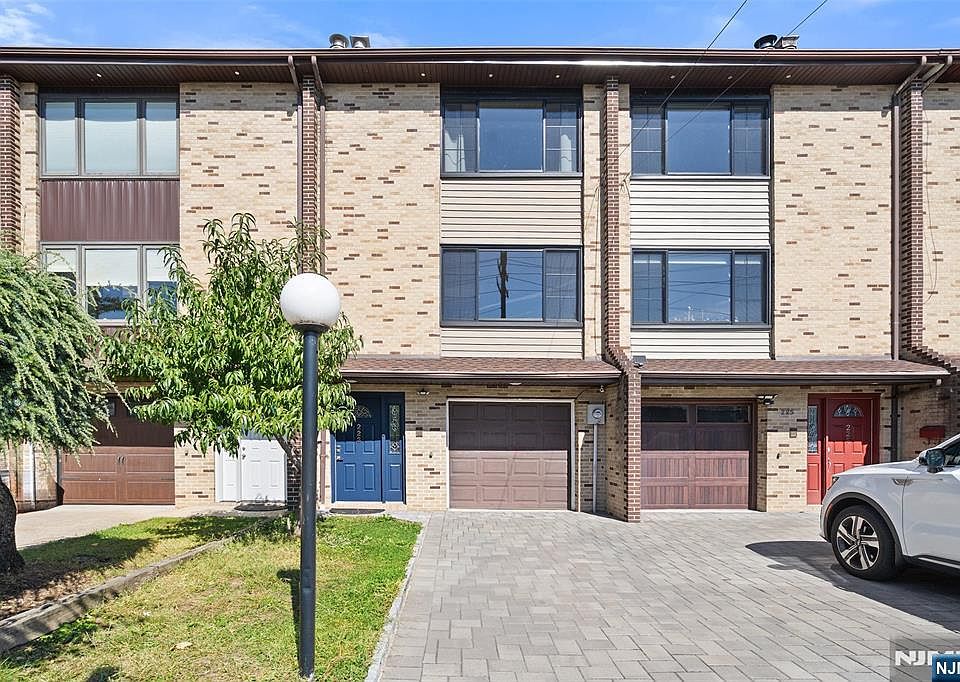 1st image of 223 Grantwood Blvd #223