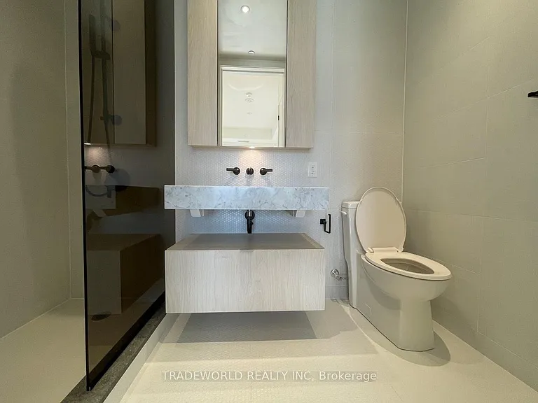 11 Yorkville Ave #5302 — Photo 19