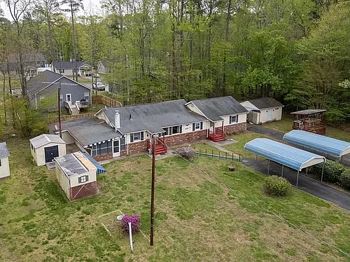 314 Lake Dr Photo 1