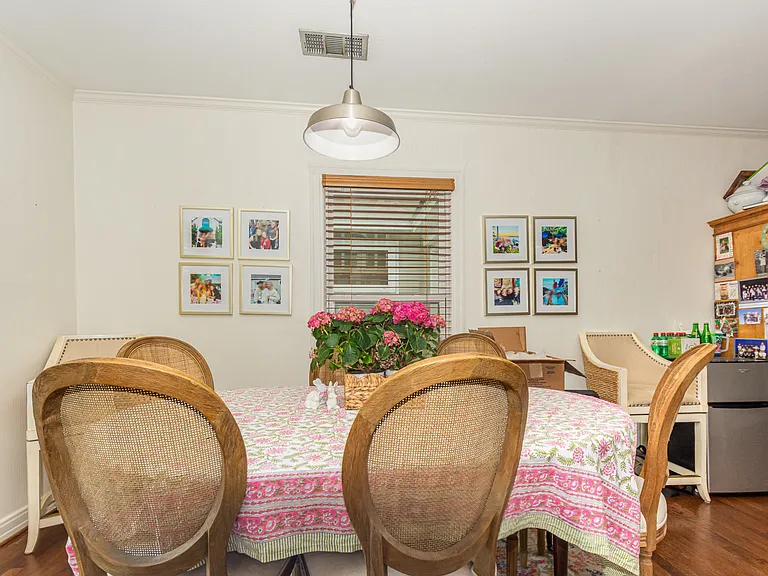 4220 Lovers Ln — Photo 9