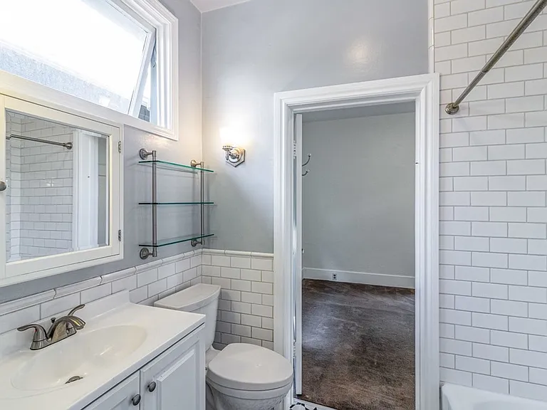 832 Oak St — Photo 10