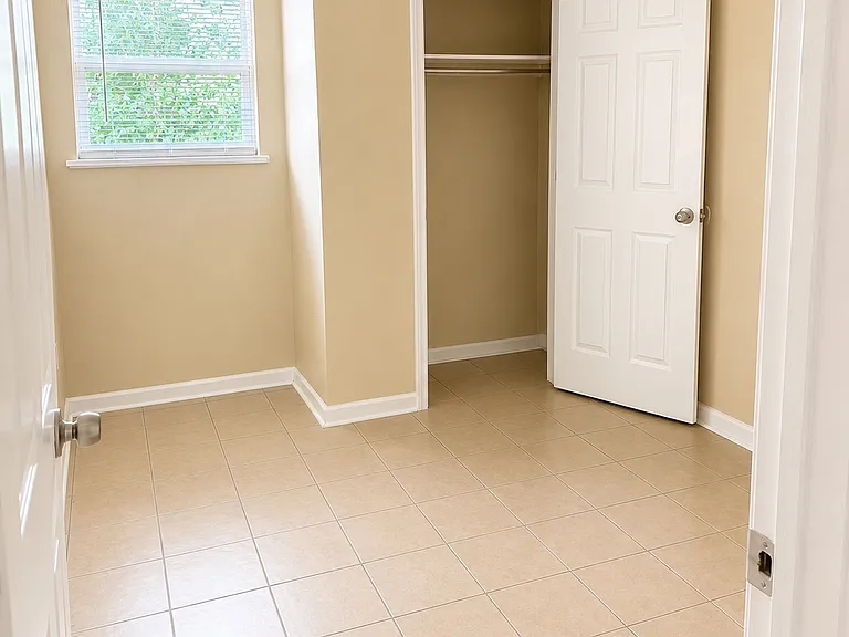 520 Homewood Pl — Photo 5