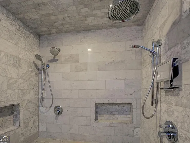 1250 Breuer Mews NW — Photo 15
