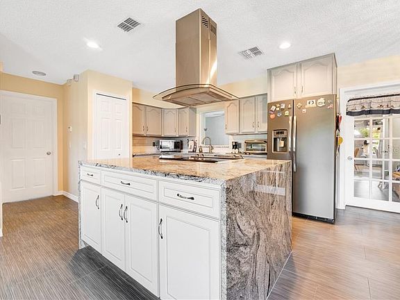 3rd image of 782 Armadillo Dr