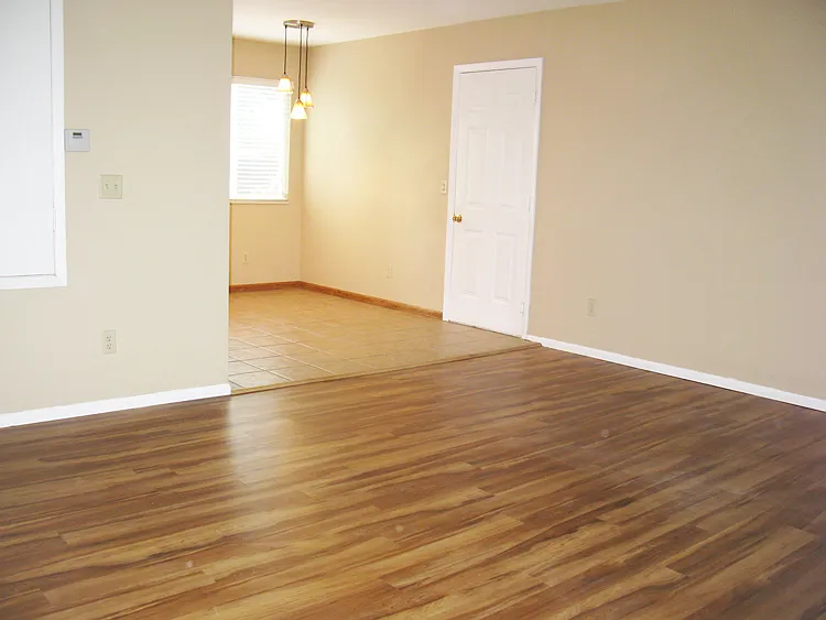 Living room & eat-in kitchen dining area