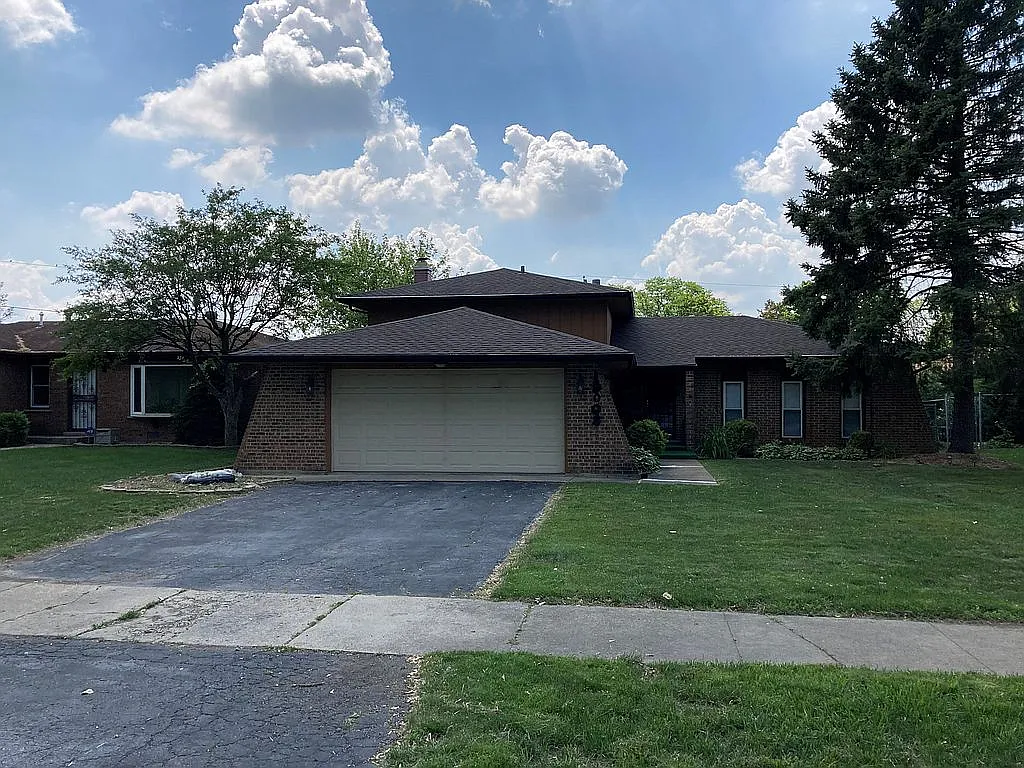 19008 Springfield Ave photo 1
