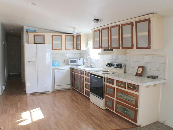 5th image of 313 Webster Rd