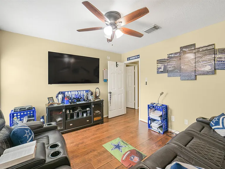 2103 Blue Water Bay Dr — Photo 38