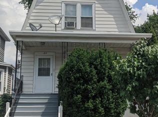 23 Oak St, New Brunswick, NJ 08901