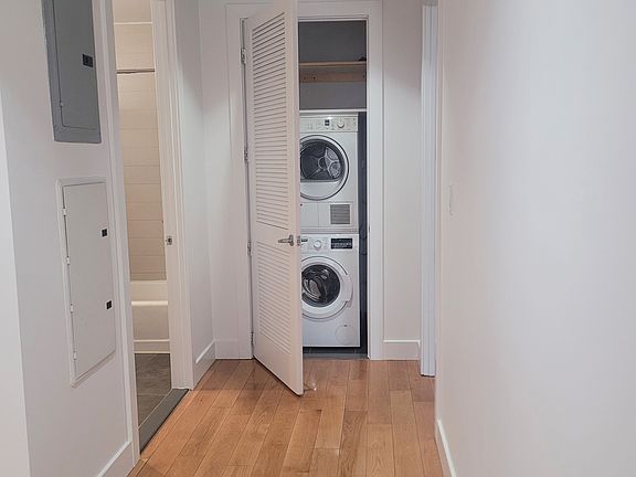 3rd image of 1222 30th Ave APT 3H