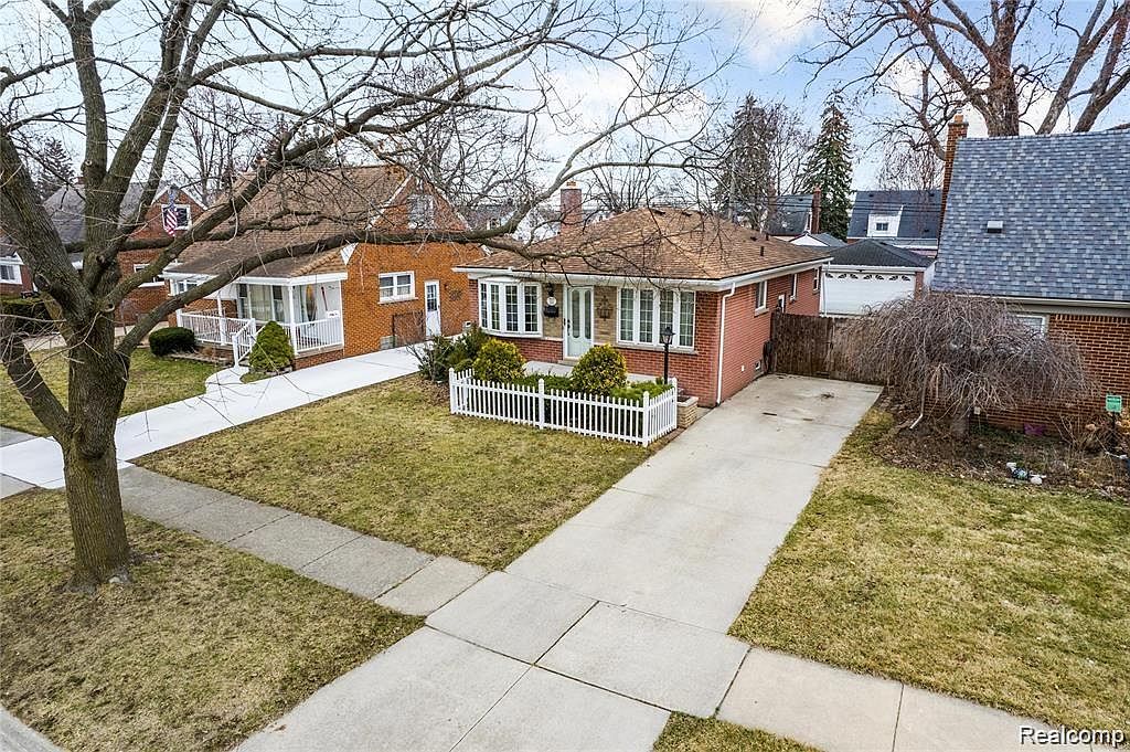 7521 Polk St, Taylor, MI 48180 Zillow