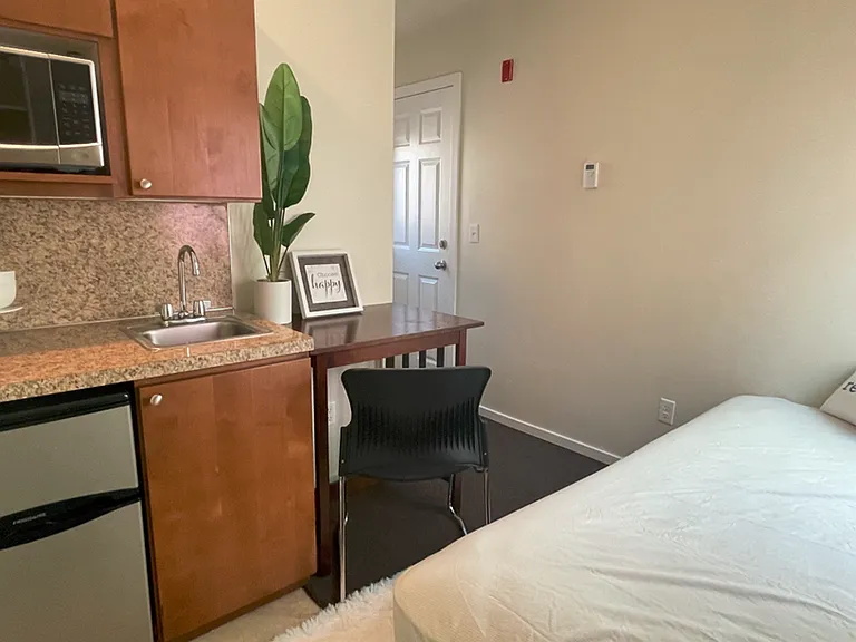 Soleil Apartments — Photo 49