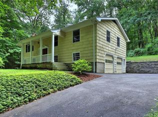 43 Bunker Hill Dr, Trumbull, CT 06611