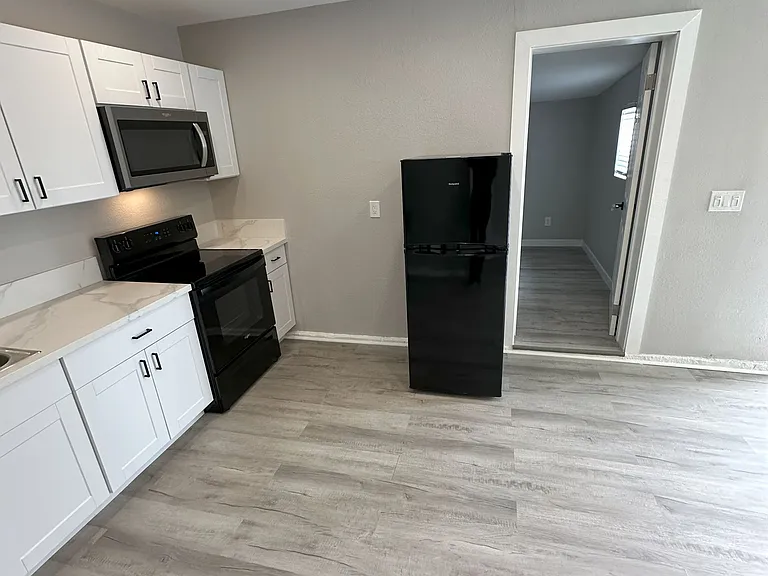 1695 Logan Ave #2 — Photo 9