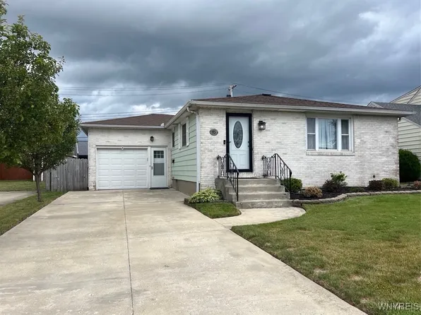 95 Candace Ln, Depew, NY 14043