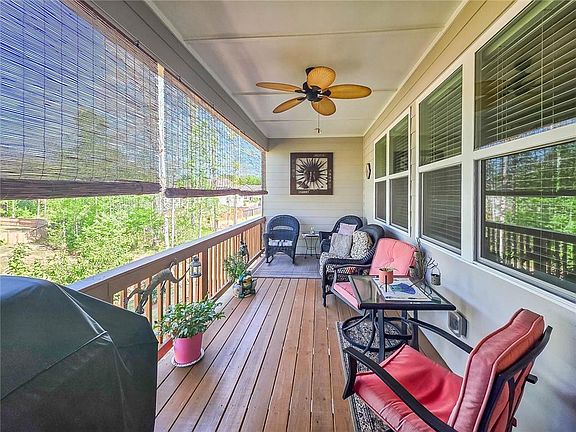 3rd image of 41 Montgomery View Ct