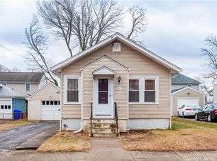 67 Crescent Rd, Pawtucket, RI 02861