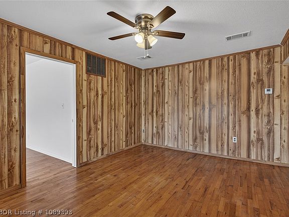 2nd image of 4806 Wirsing Ave