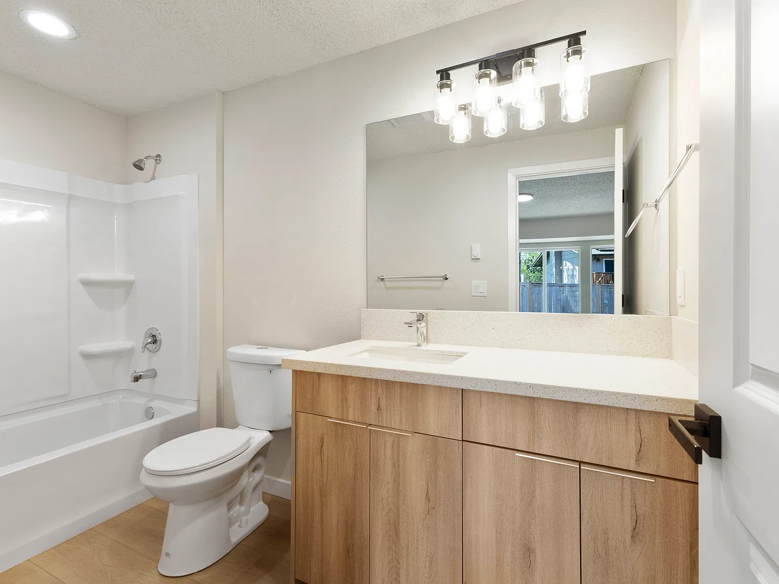 2 bed, 1108 sqft, $2,350 — Photo 3