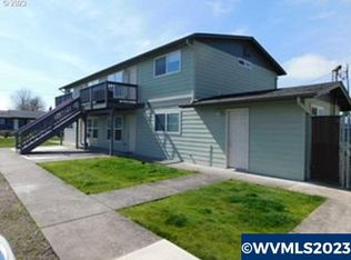 535 N 7th St, Harrisburg, OR 97446
