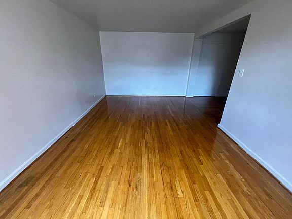 4th image of 83-60 Vietor Ave #5D