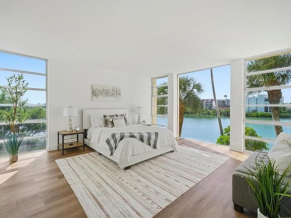 5th image of 7400 SUN ISLAND DRIVE S #202