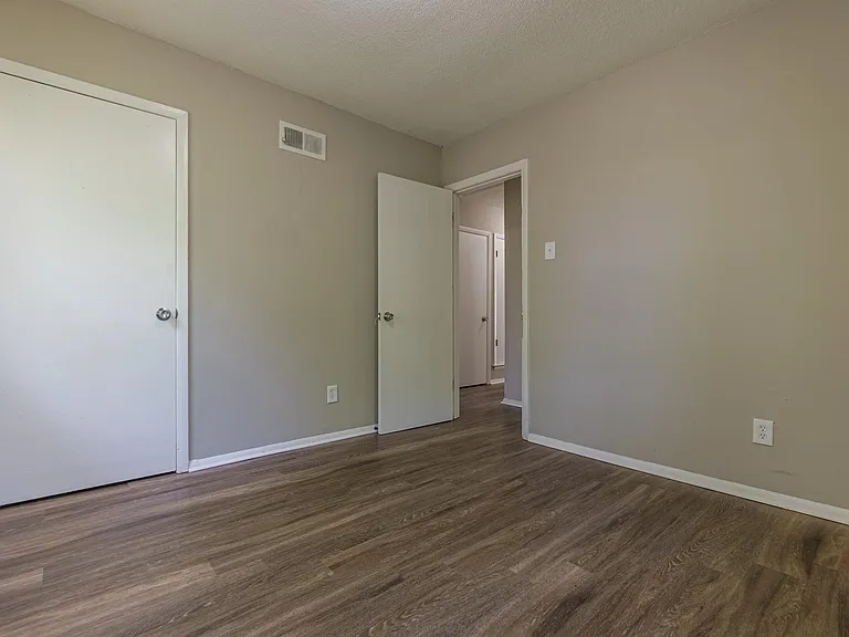 1024 Mendenhall Cv — Photo 11