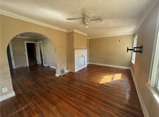 6425 Hagerwood Rd, Kansas City, MO 64132