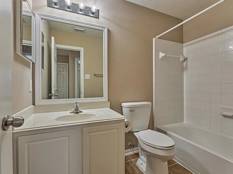 106 E Stedhill Loop — Photo 21
