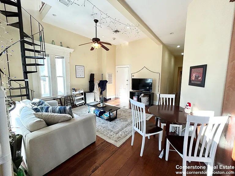 135 Hillside St #4 — Photo 7