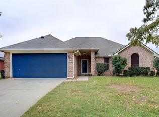 2902 Hollis Dr, Corinth, TX 76210