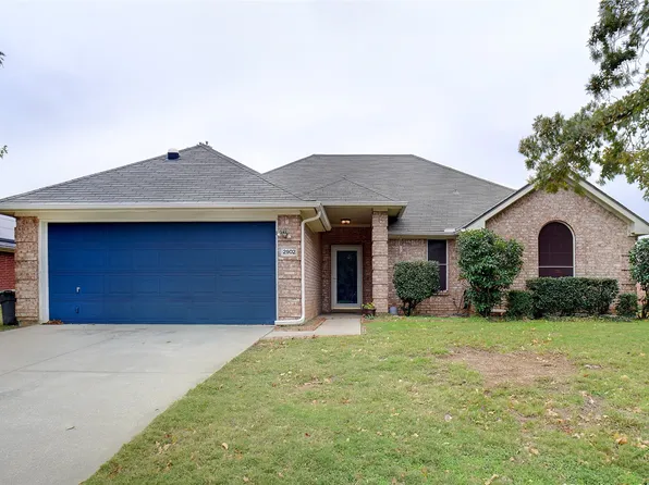 2902 Hollis Dr, Corinth, TX 76210