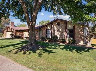 1014 Heatherwood Dr, O'Fallon, IL