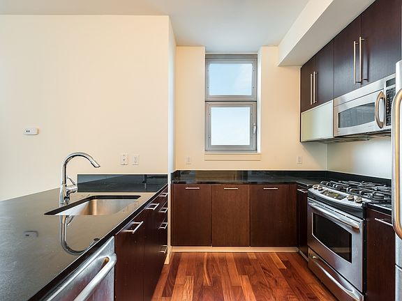 3rd image of 100 Jay St APT 6C