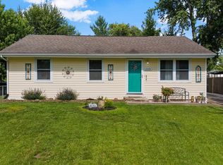 209 N Linnhill Ln, Washington, IL 61571