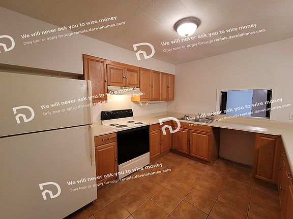 4th image of 1009 Boling Brook St